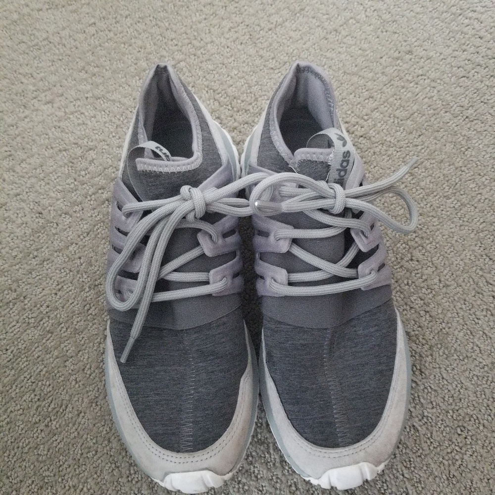 Adidas Sneakers size 9 (men’s size 7)